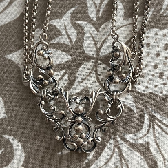 Vintage Necklace - Picture 2 of 8